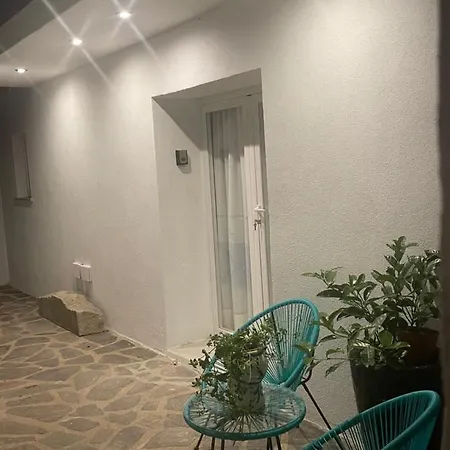 Tierra Guest house *